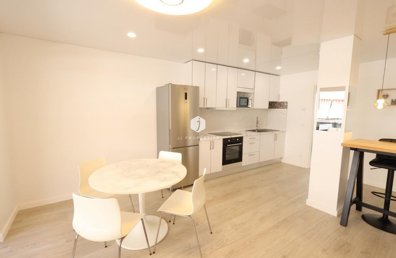 Resale - Apartment / flat -
Torrevieja - Costa Blanca