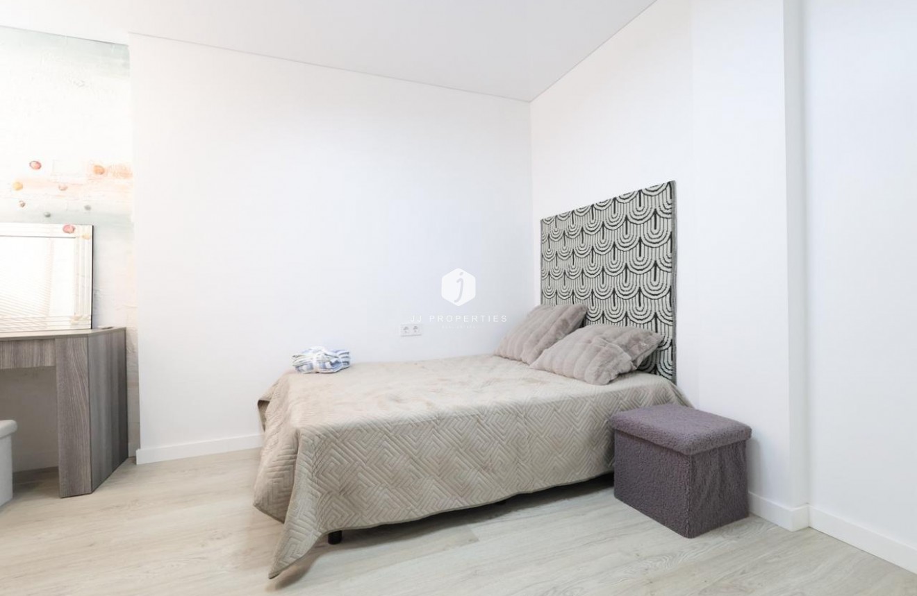Resale - Apartment / flat -
Torrevieja - Costa Blanca