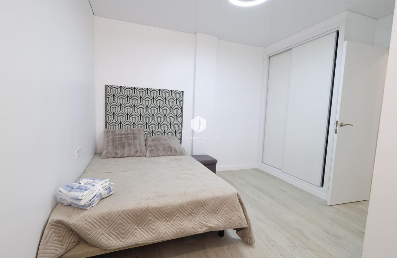 Resale - Apartment / flat -
Torrevieja - Costa Blanca