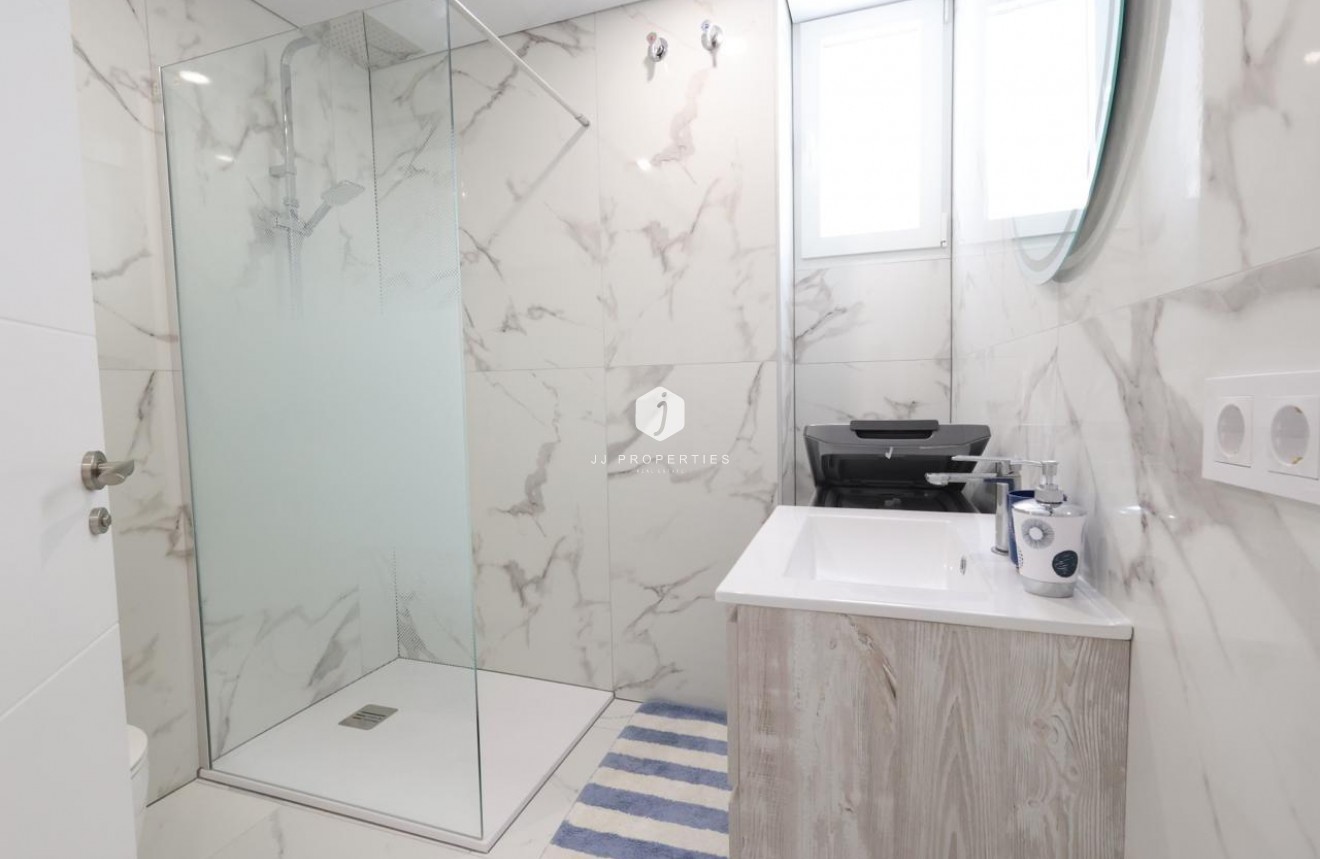 Resale - Apartment / flat -
Torrevieja - Costa Blanca