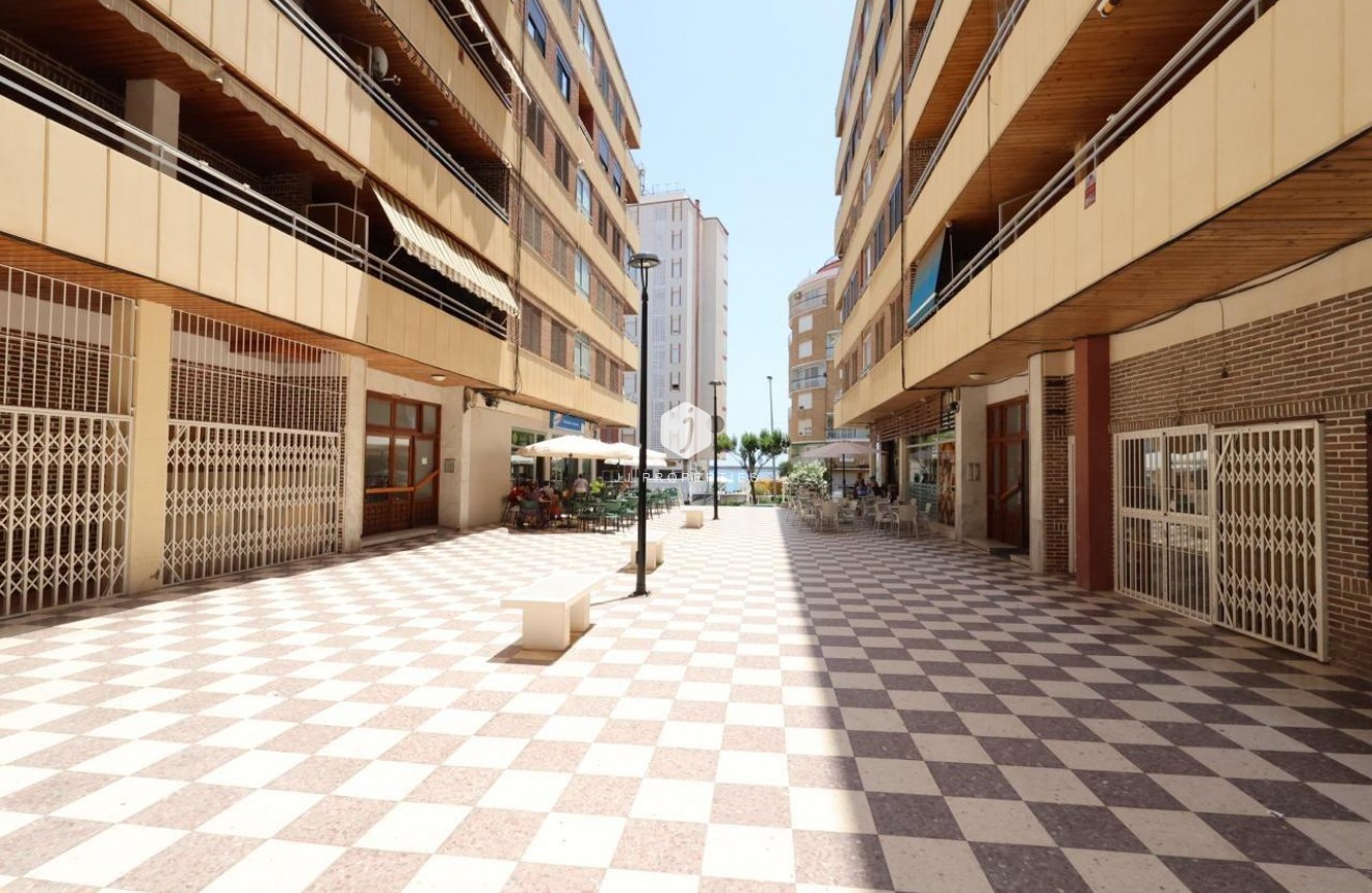 Resale - Apartment / flat -
Torrevieja - Costa Blanca