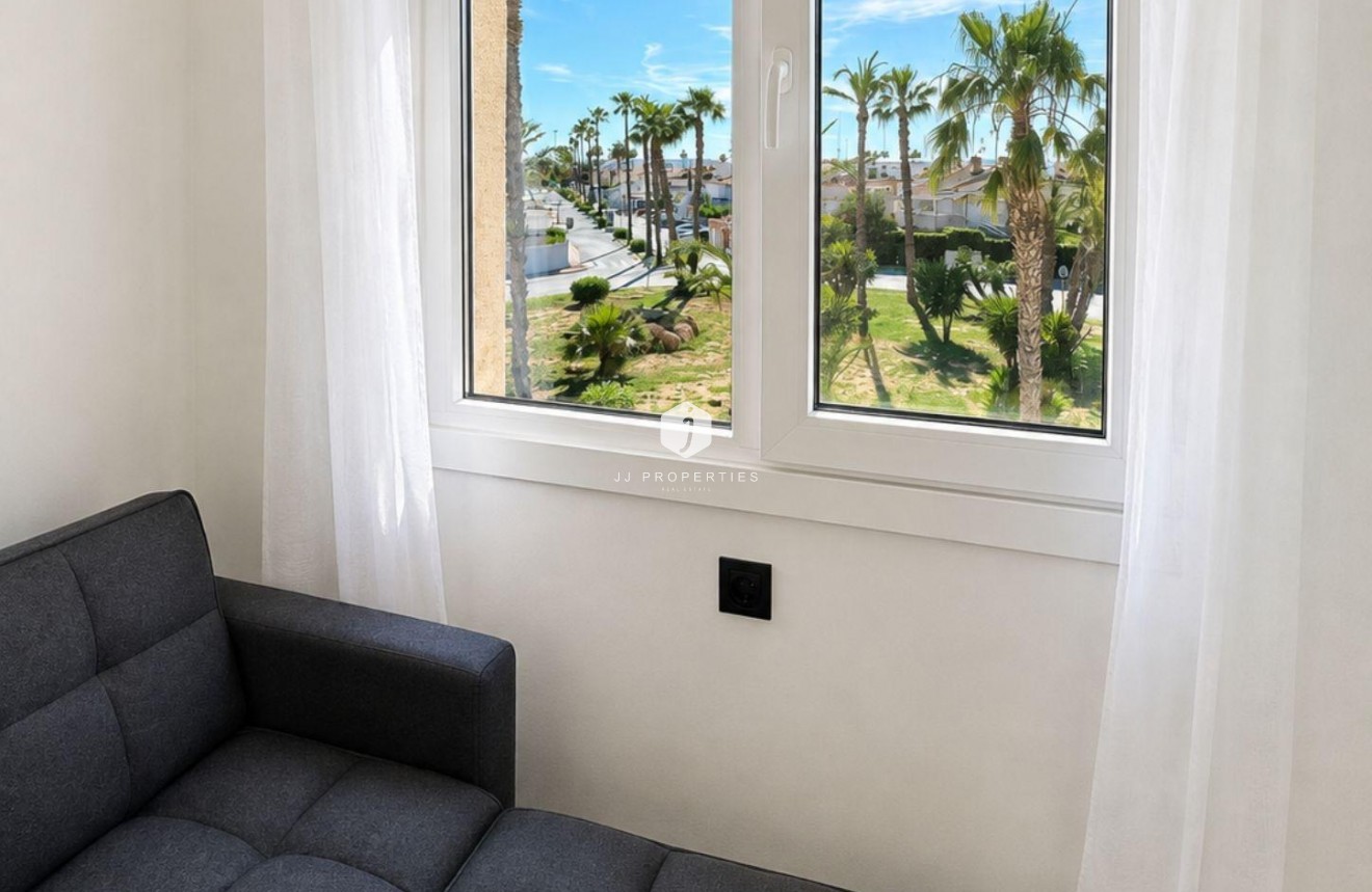Tweedehands - Bungalow -
Torrevieja - Carrefour