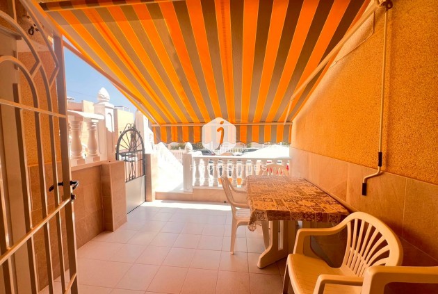 Tweedehands - Bungalow -
Torrevieja - Torrejón