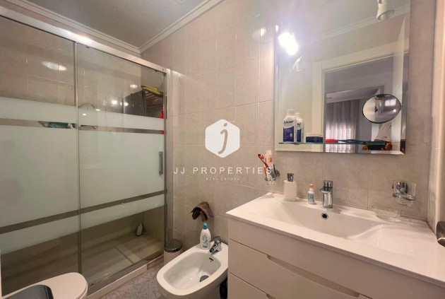 Tweedehands - Bungalow -
Torrevieja - Torrejón
