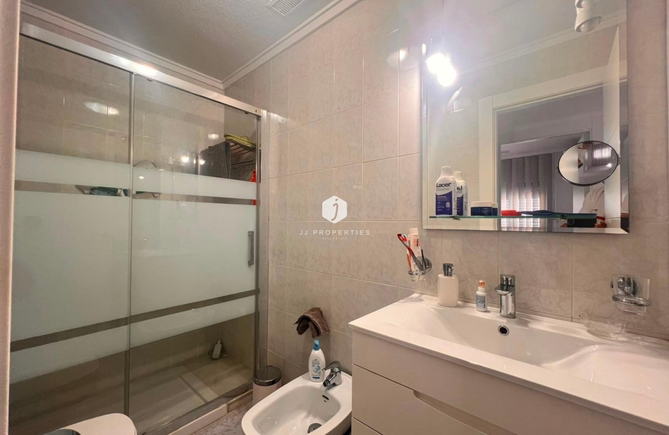Tweedehands - Bungalow -
Torrevieja - Torrejón