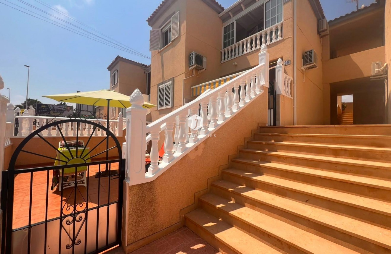 Tweedehands - Bungalow -
Torrevieja - Torrejón