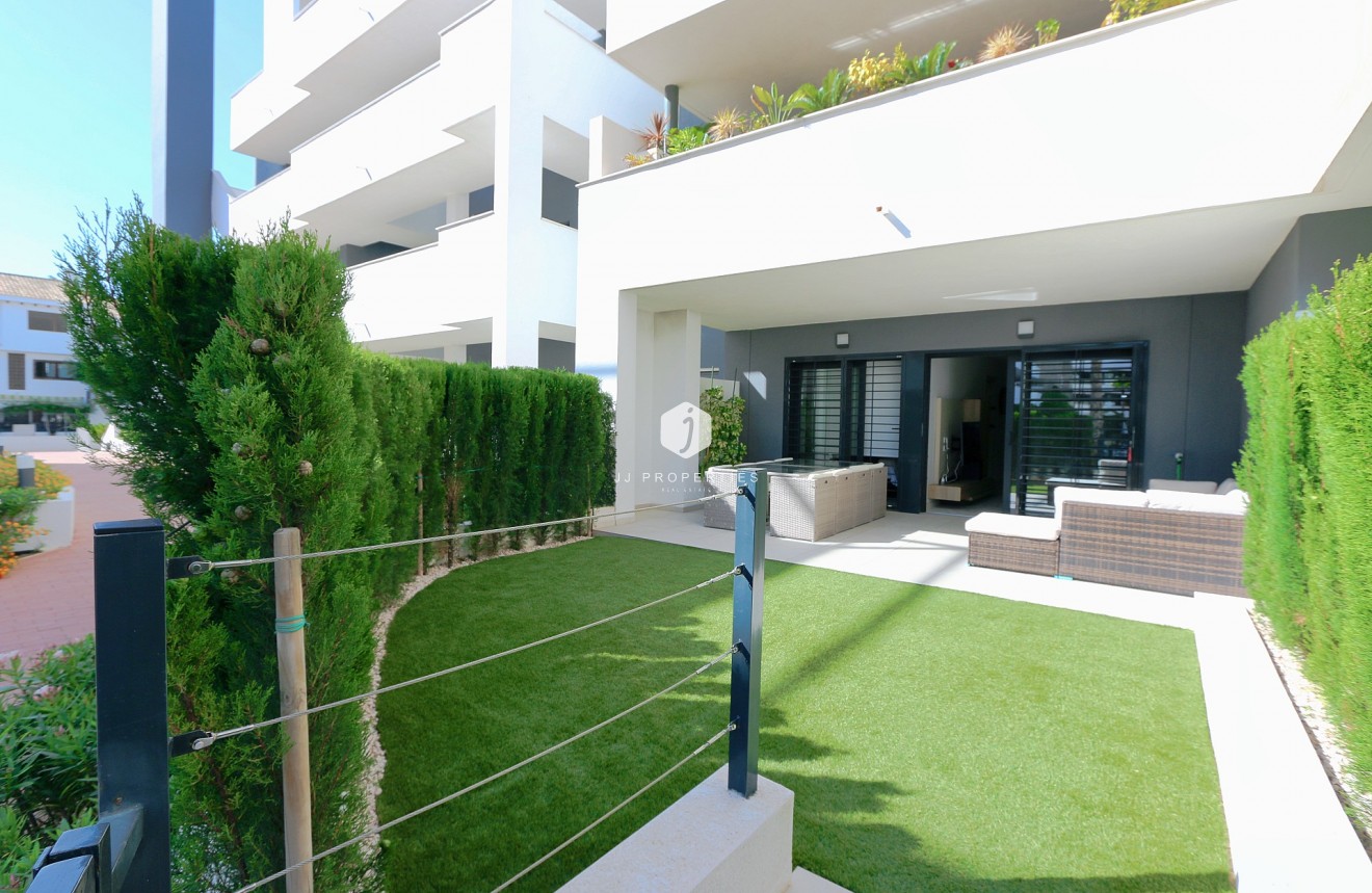 Aus zweiter Hand - Wohnung -
Playa Flamenca - Costa Blanca