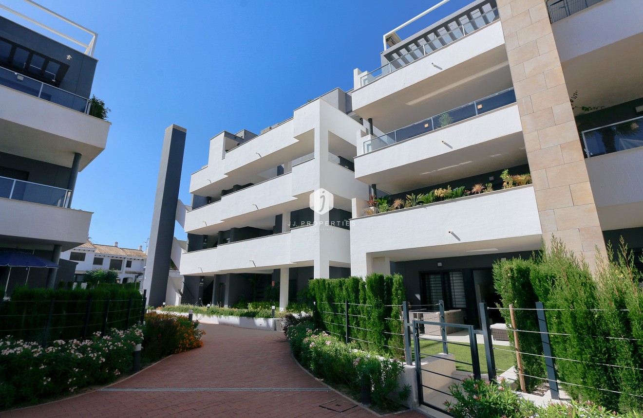 Aus zweiter Hand - Wohnung -
Playa Flamenca - Costa Blanca