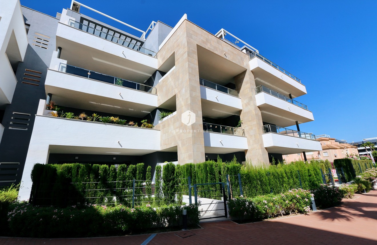 Aus zweiter Hand - Wohnung -
Playa Flamenca - Costa Blanca