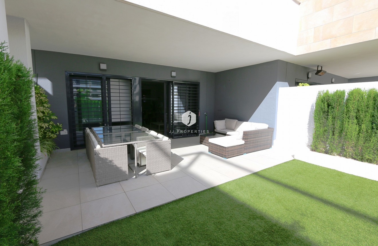 Aus zweiter Hand - Wohnung -
Playa Flamenca - Costa Blanca