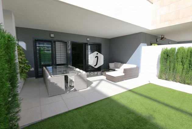 Aus zweiter Hand - Wohnung -
Playa Flamenca - Costa Blanca