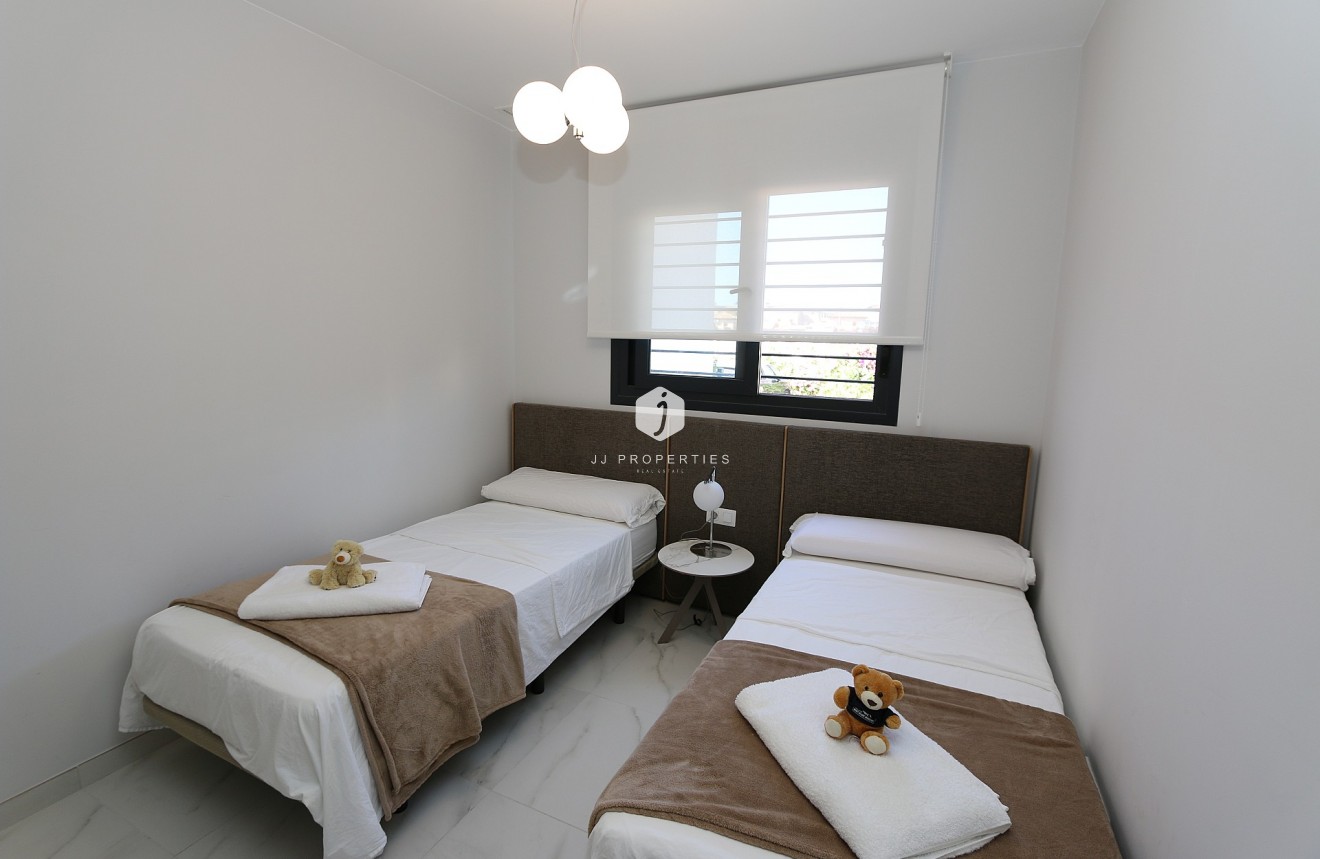 Aus zweiter Hand - Wohnung -
Playa Flamenca - Costa Blanca