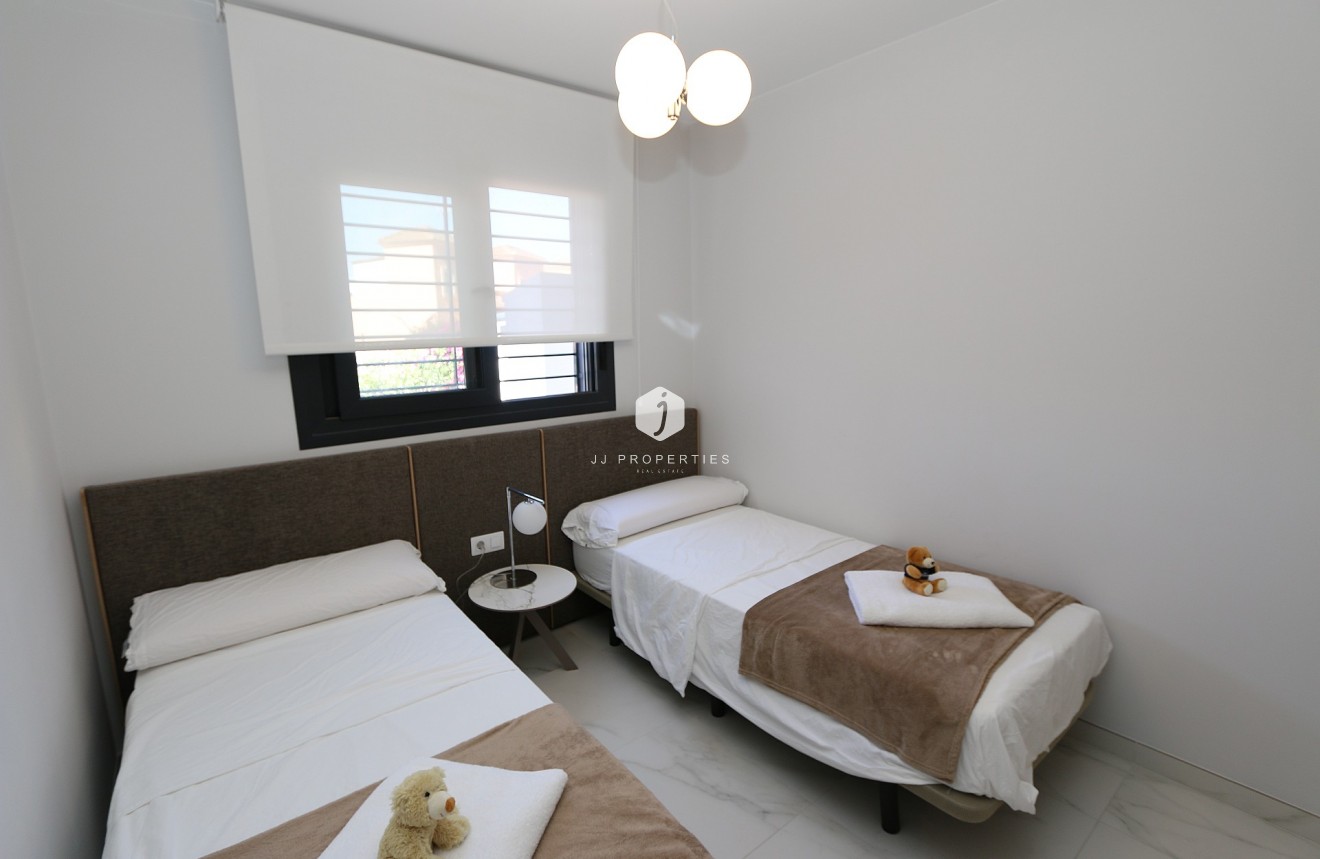 Aus zweiter Hand - Wohnung -
Playa Flamenca - Costa Blanca