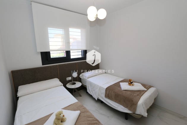 Aus zweiter Hand - Wohnung -
Playa Flamenca - Costa Blanca