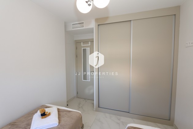 Aus zweiter Hand - Wohnung -
Playa Flamenca - Costa Blanca