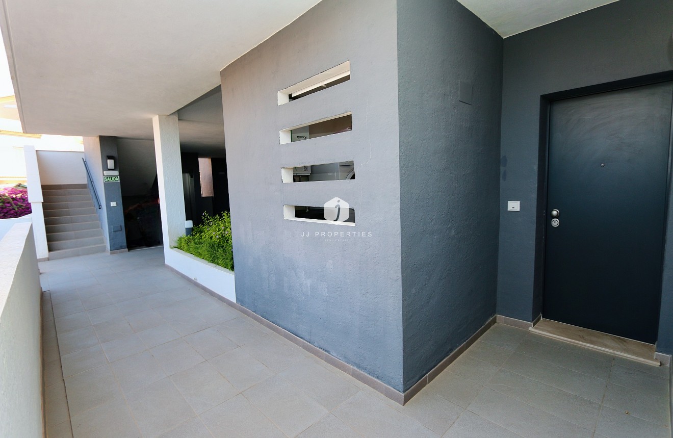 Aus zweiter Hand - Wohnung -
Playa Flamenca - Costa Blanca