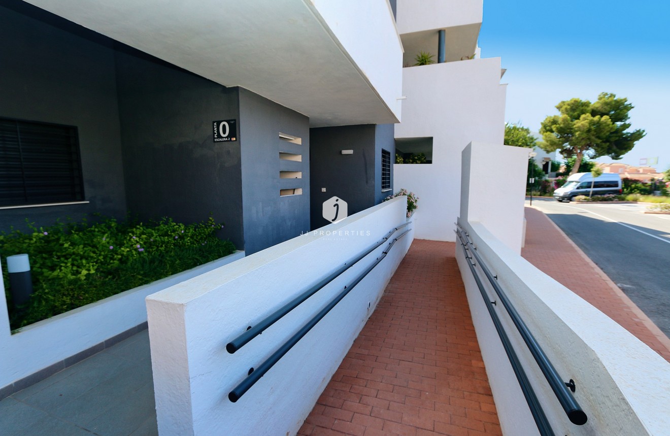 Aus zweiter Hand - Wohnung -
Playa Flamenca - Costa Blanca