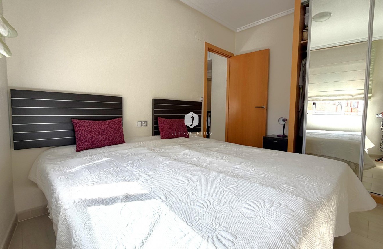 D'occasion - Appartement -
Torrevieja - El molino