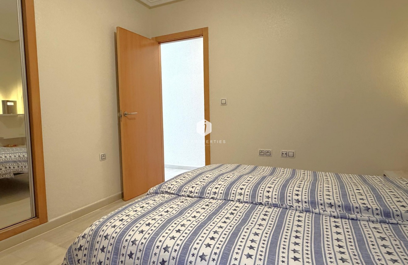D'occasion - Appartement -
Torrevieja - El molino