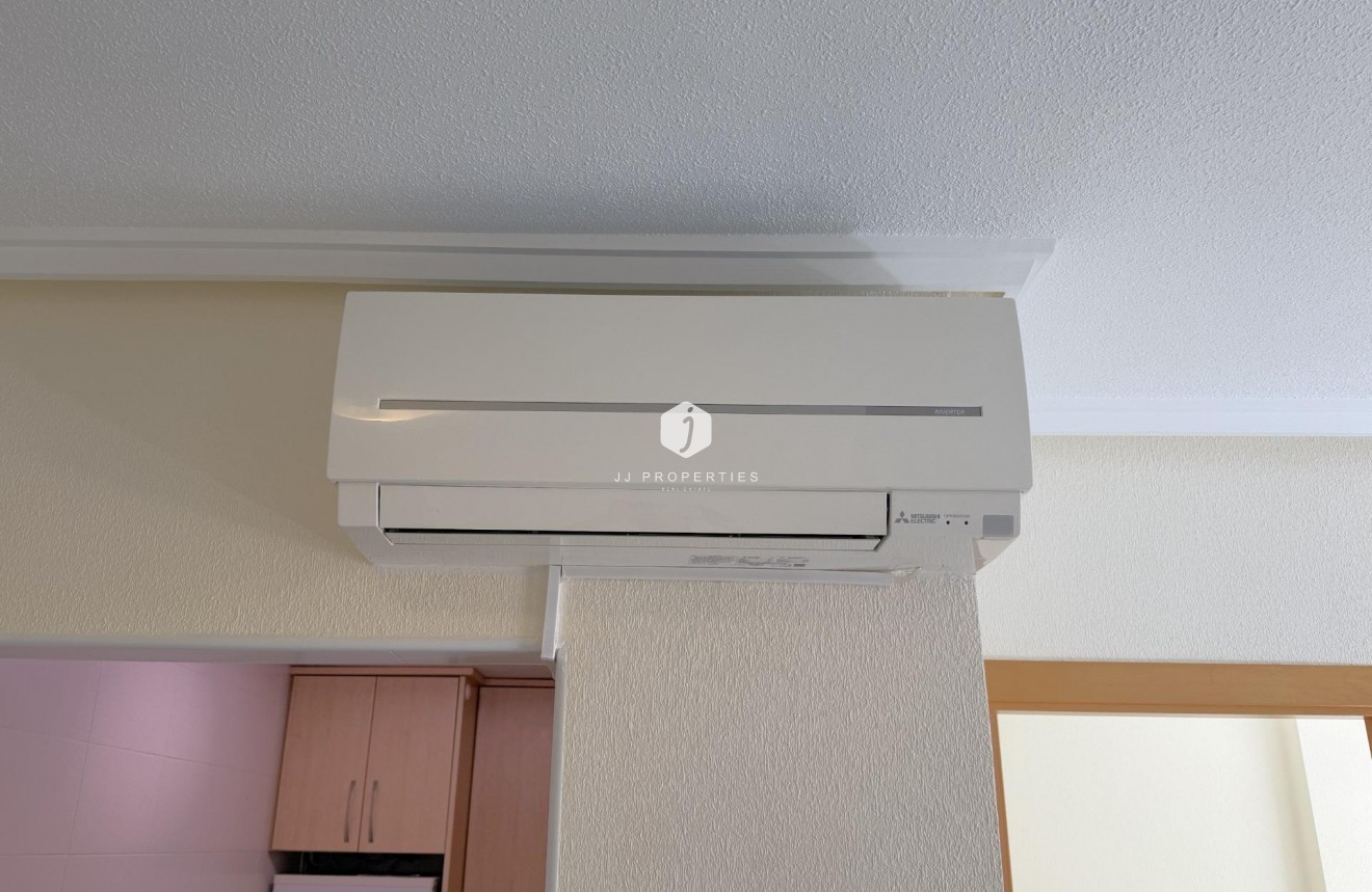 D'occasion - Appartement -
Torrevieja - El molino