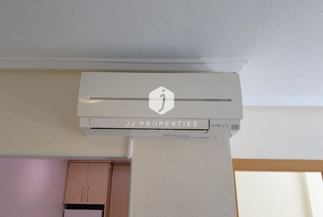D'occasion - Appartement -
Torrevieja - El molino