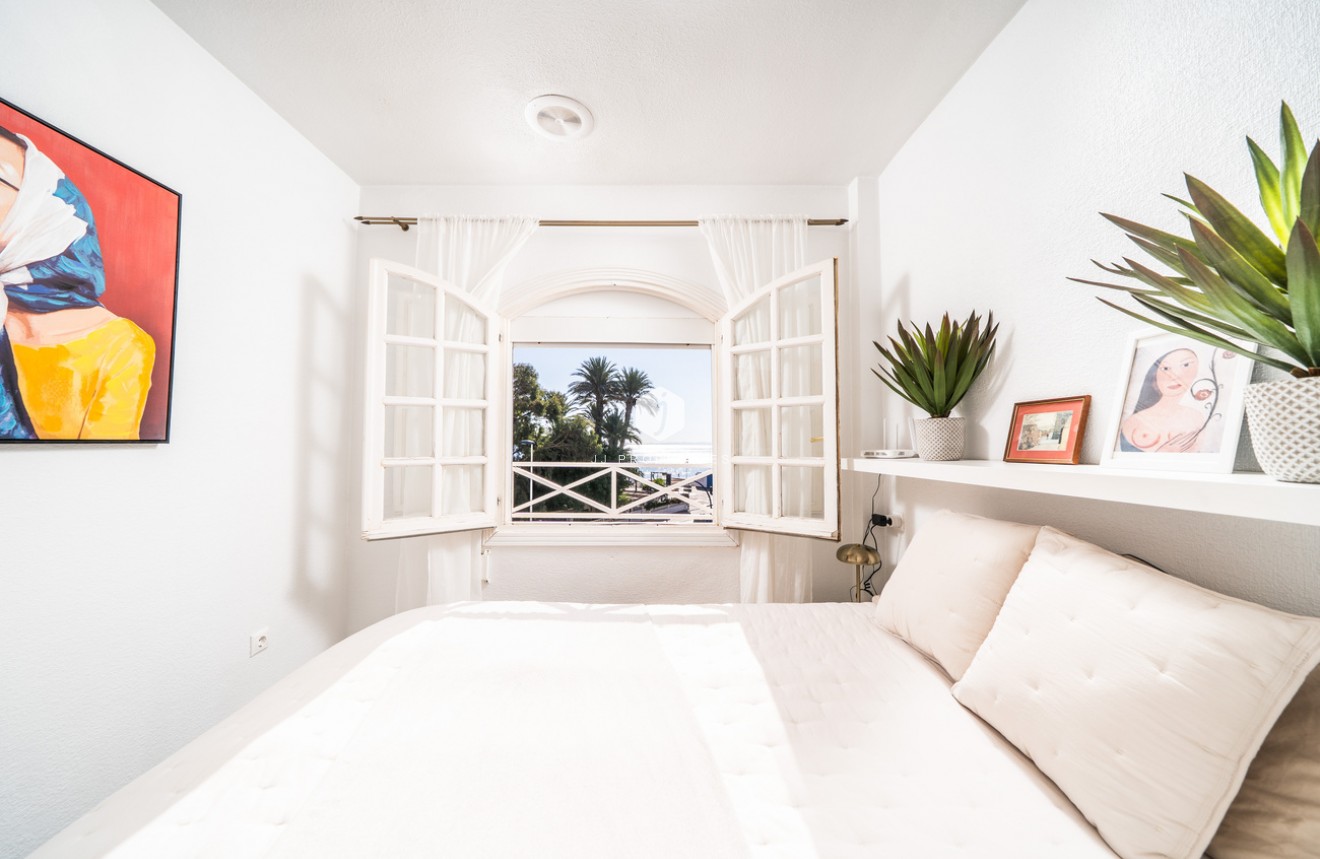 Segunda mano - Apartamento / piso -
Torrevieja - aguas nuevas