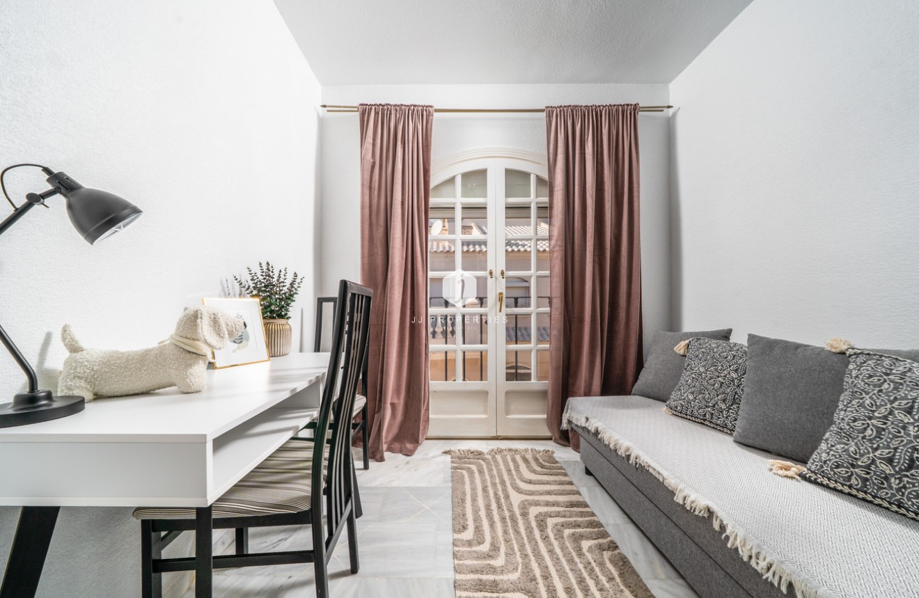 Segunda mano - Apartamento / piso -
Torrevieja - aguas nuevas