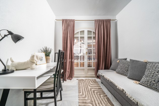 Segunda mano - Apartamento / piso -
Torrevieja - aguas nuevas
