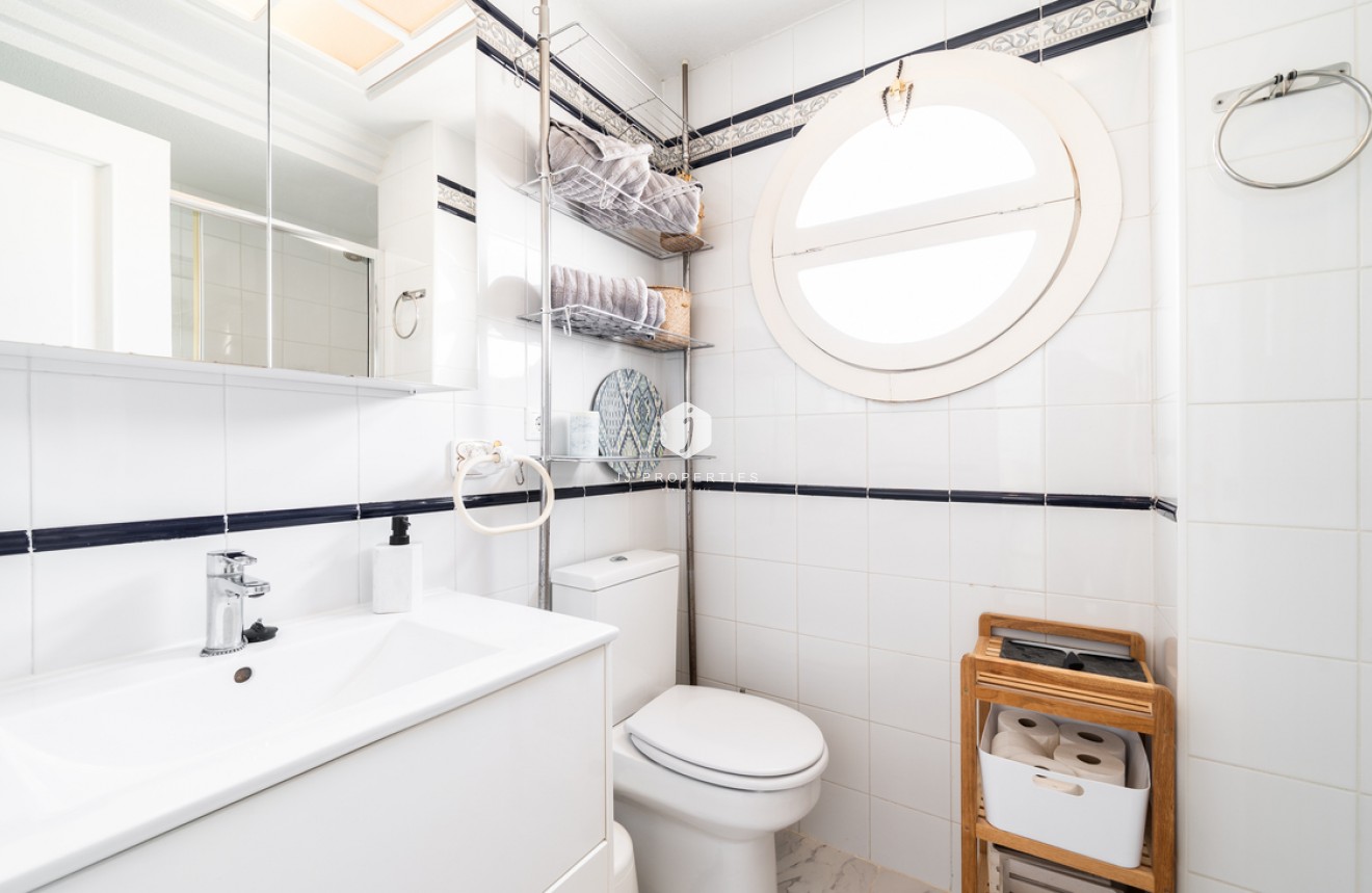 Segunda mano - Apartamento / piso -
Torrevieja - aguas nuevas
