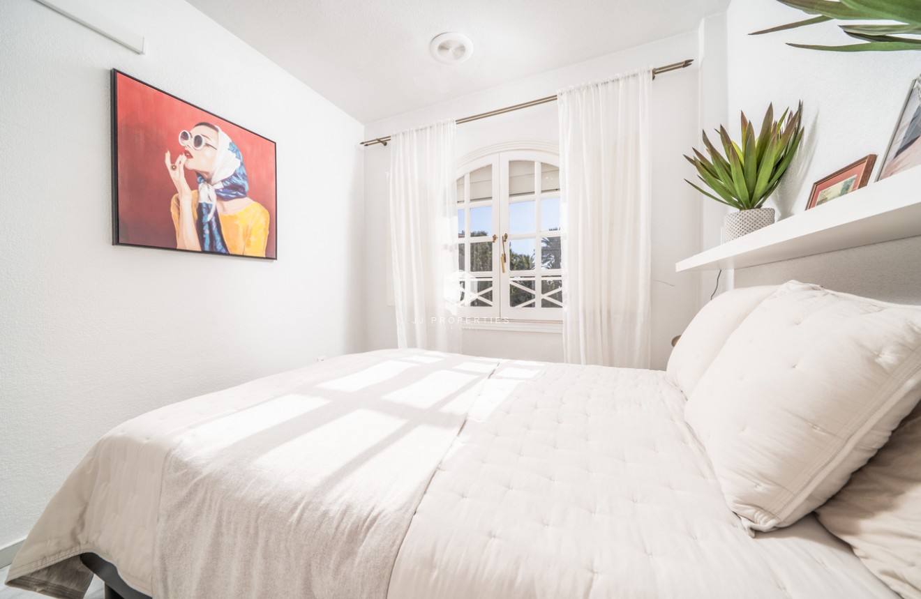 Segunda mano - Apartamento / piso -
Torrevieja - aguas nuevas