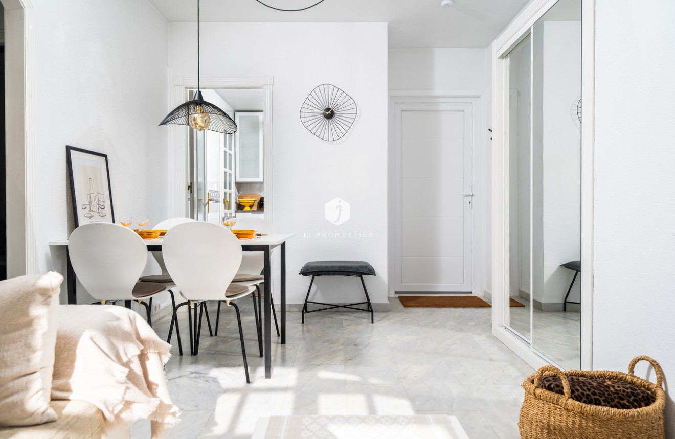 Segunda mano - Apartamento / piso -
Torrevieja - aguas nuevas