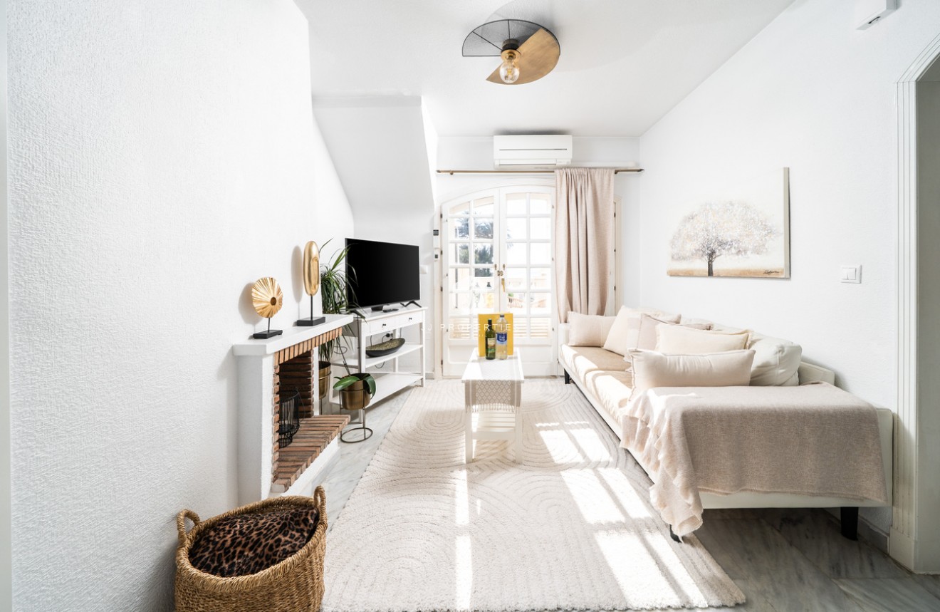 Segunda mano - Apartamento / piso -
Torrevieja - aguas nuevas