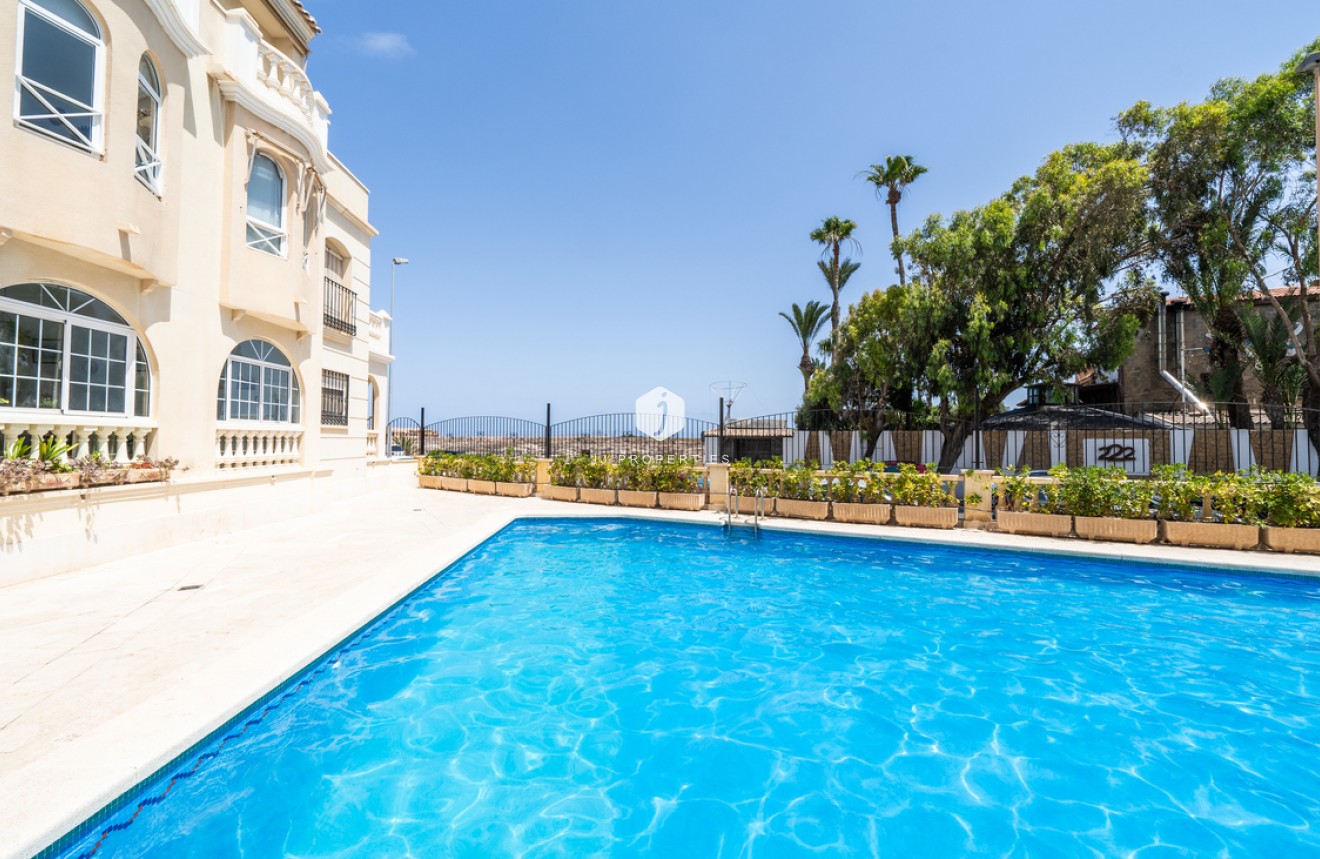 Segunda mano - Apartamento / piso -
Torrevieja - aguas nuevas