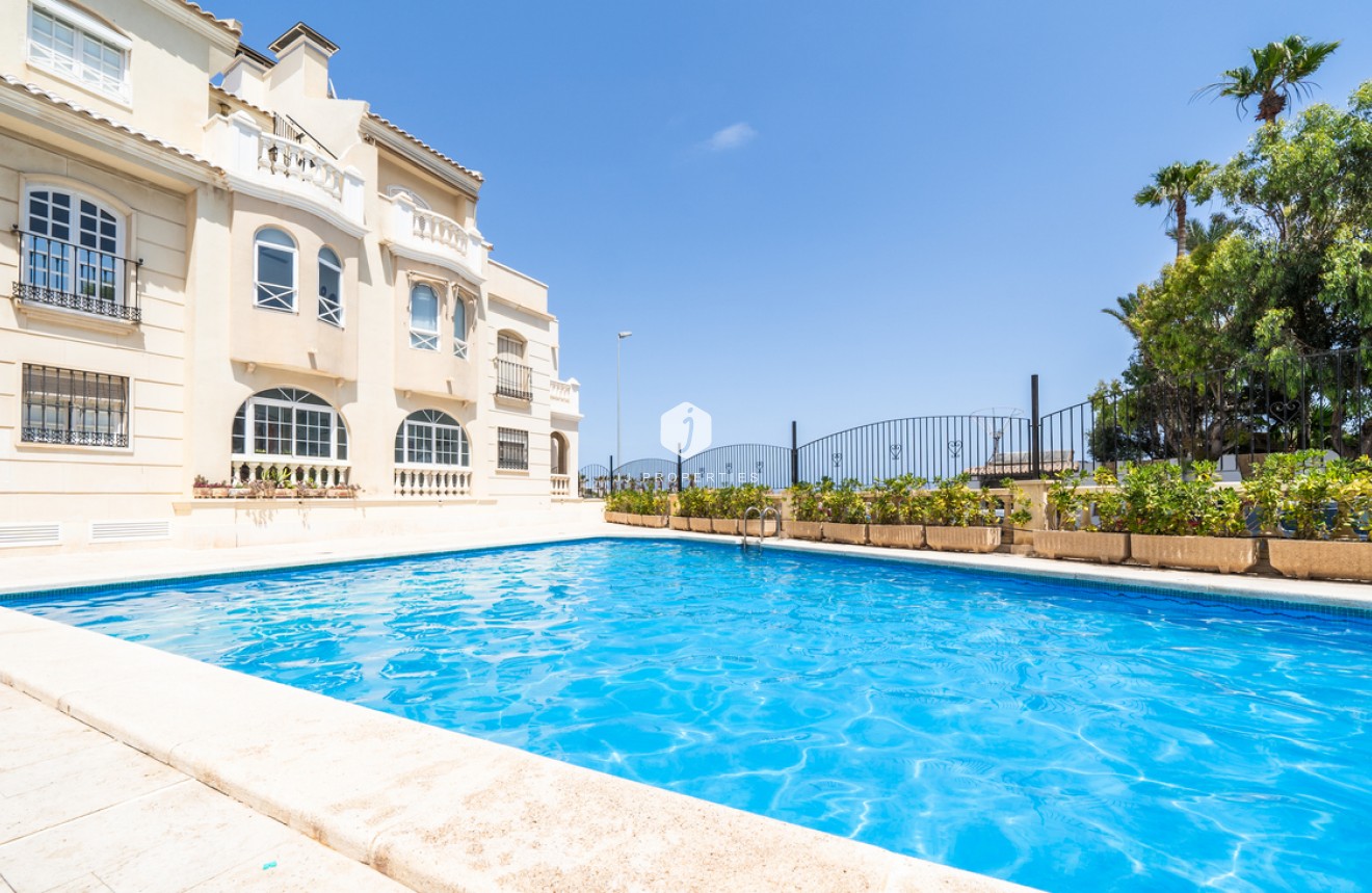 Segunda mano - Apartamento / piso -
Torrevieja - aguas nuevas