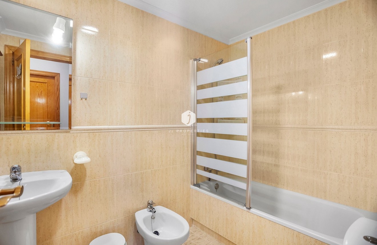 Aus zweiter Hand - Wohnung -
La Mata - Costa Blanca