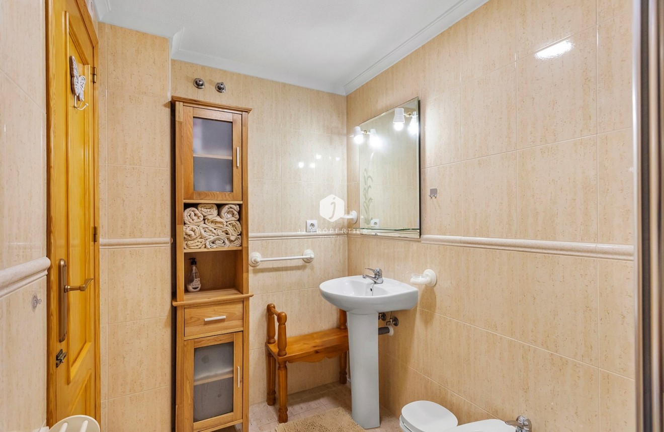 Aus zweiter Hand - Wohnung -
La Mata - Costa Blanca