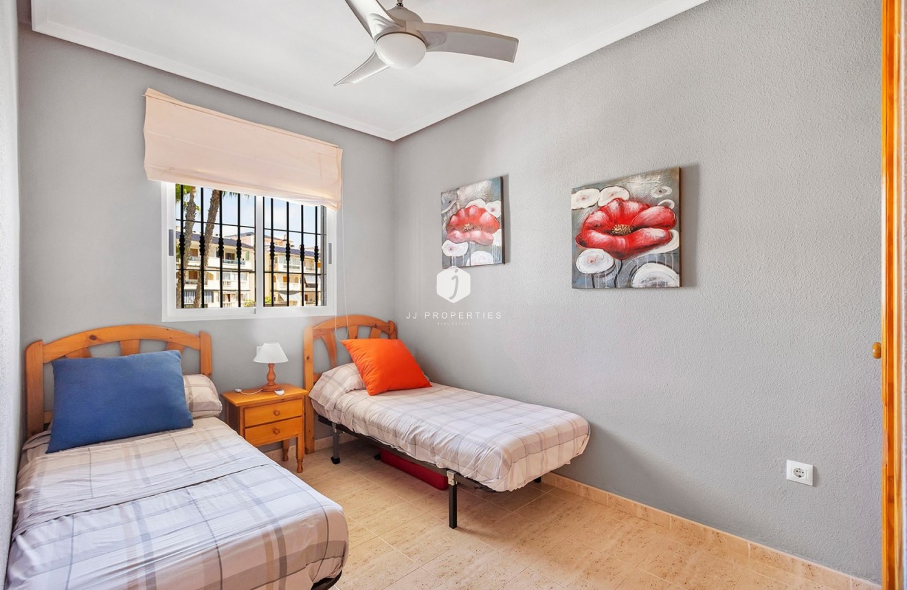 Aus zweiter Hand - Wohnung -
La Mata - Costa Blanca