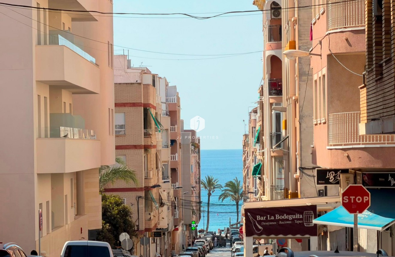 Resale - Apartment / flat -
Torrevieja - Estacion de autobuses