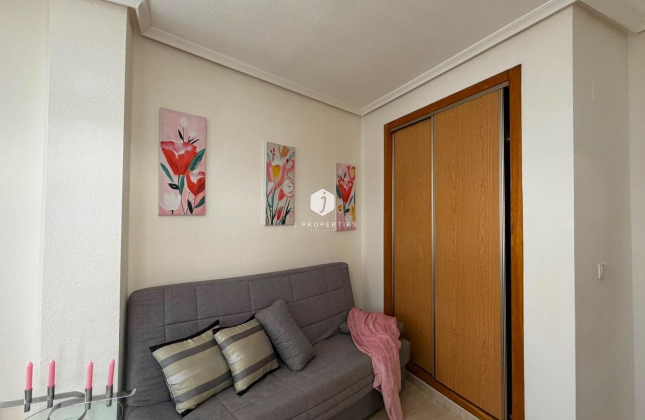 Resale - Apartment / flat -
Torrevieja - Estacion de autobuses