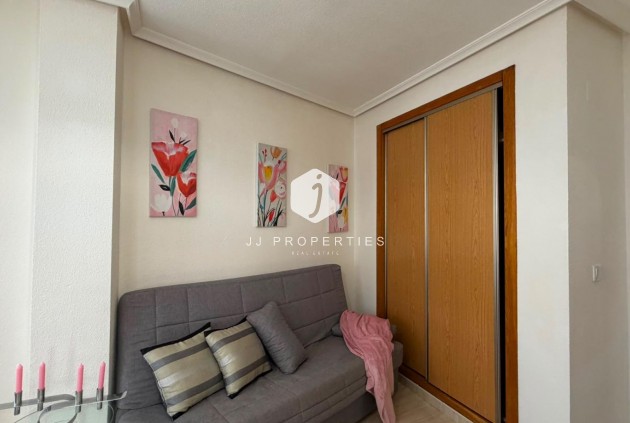 Resale - Apartment / flat -
Torrevieja - Estacion de autobuses