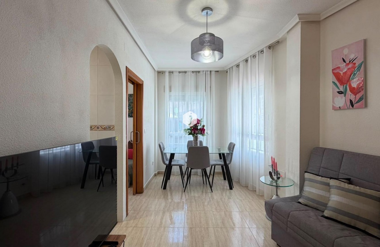 Resale - Apartment / flat -
Torrevieja - Estacion de autobuses