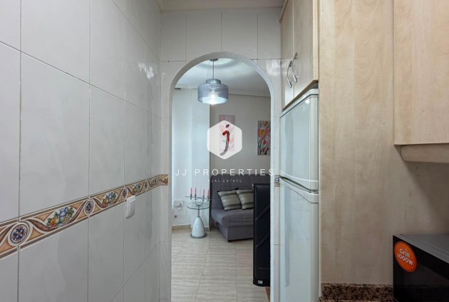Resale - Apartment / flat -
Torrevieja - Estacion de autobuses