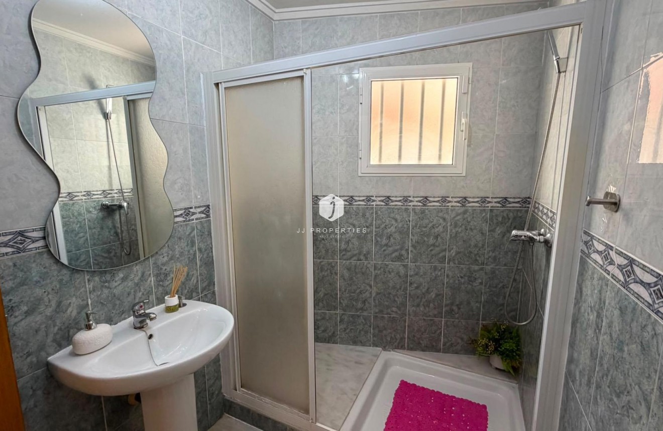 Resale - Apartment / flat -
Torrevieja - Estacion de autobuses