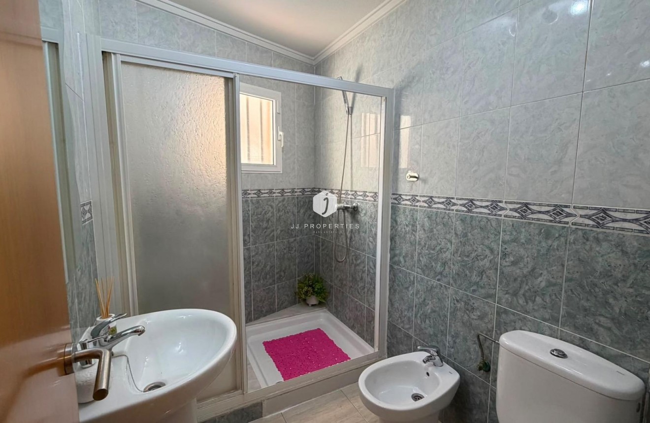 Resale - Apartment / flat -
Torrevieja - Estacion de autobuses