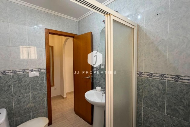 Resale - Apartment / flat -
Torrevieja - Estacion de autobuses