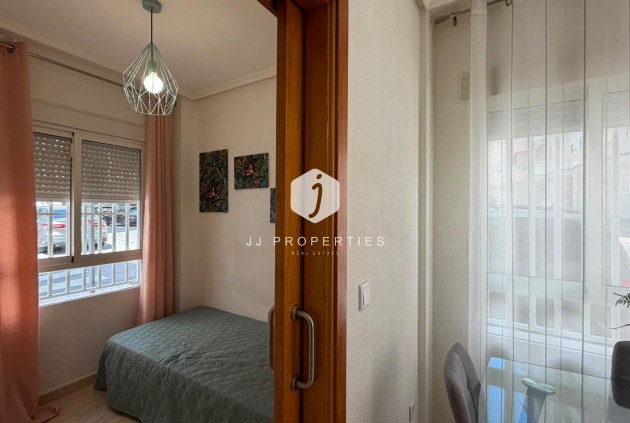 Resale - Apartment / flat -
Torrevieja - Estacion de autobuses