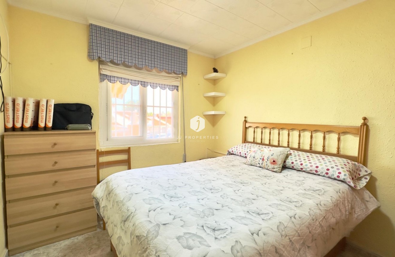 D'occasion - Bungalow -
Torrevieja - Torretas