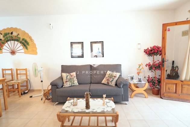 Tweedehands - Bungalow -
Torrevieja - El Acequión - Los Náufragos