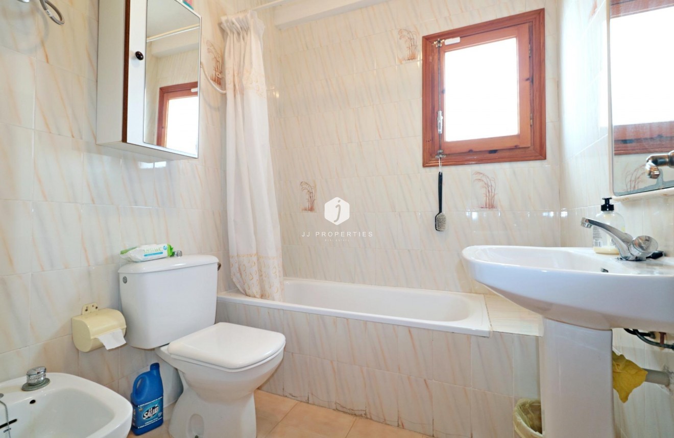 Tweedehands - Bungalow -
Torrevieja - El Acequión - Los Náufragos