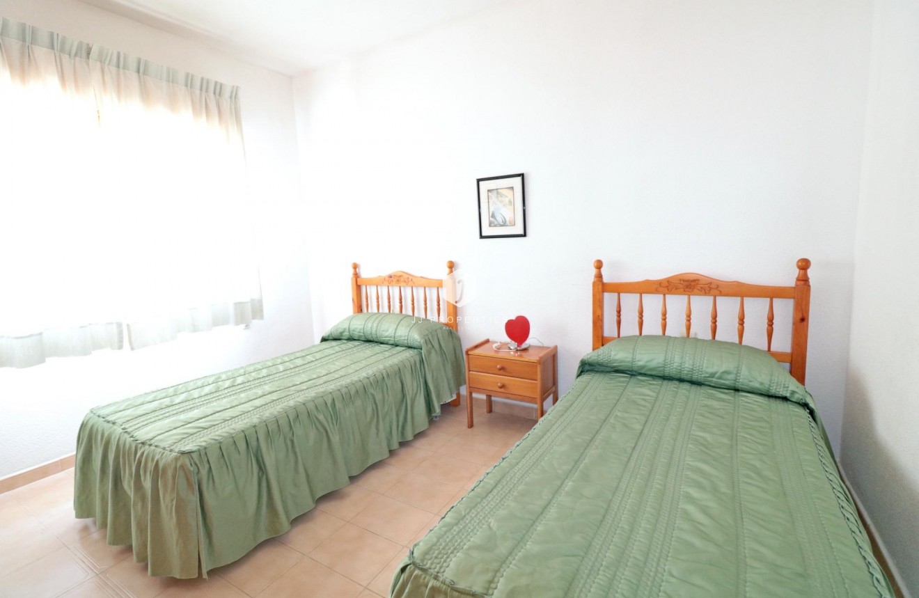 Tweedehands - Bungalow -
Torrevieja - El Acequión - Los Náufragos